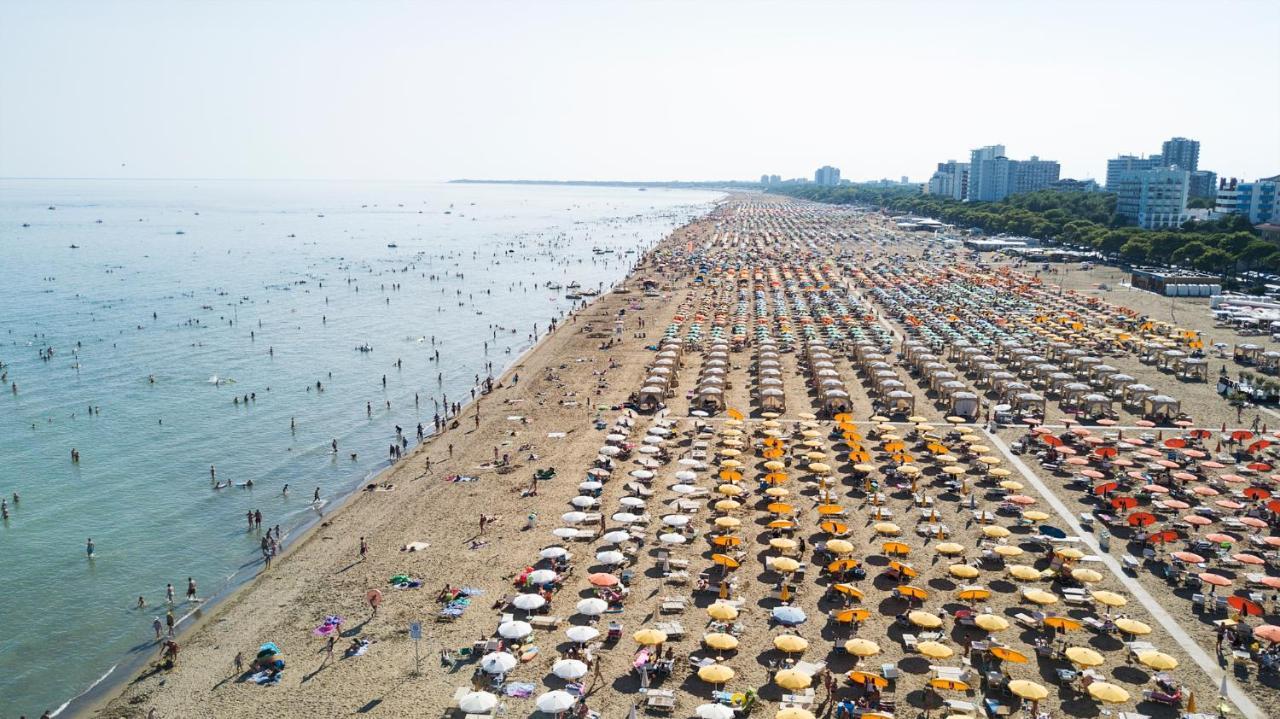 Villa Beethoven Lignano Sabbiadoro Bagian luar foto