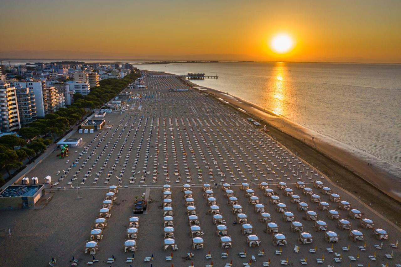 Villa Beethoven Lignano Sabbiadoro Bagian luar foto